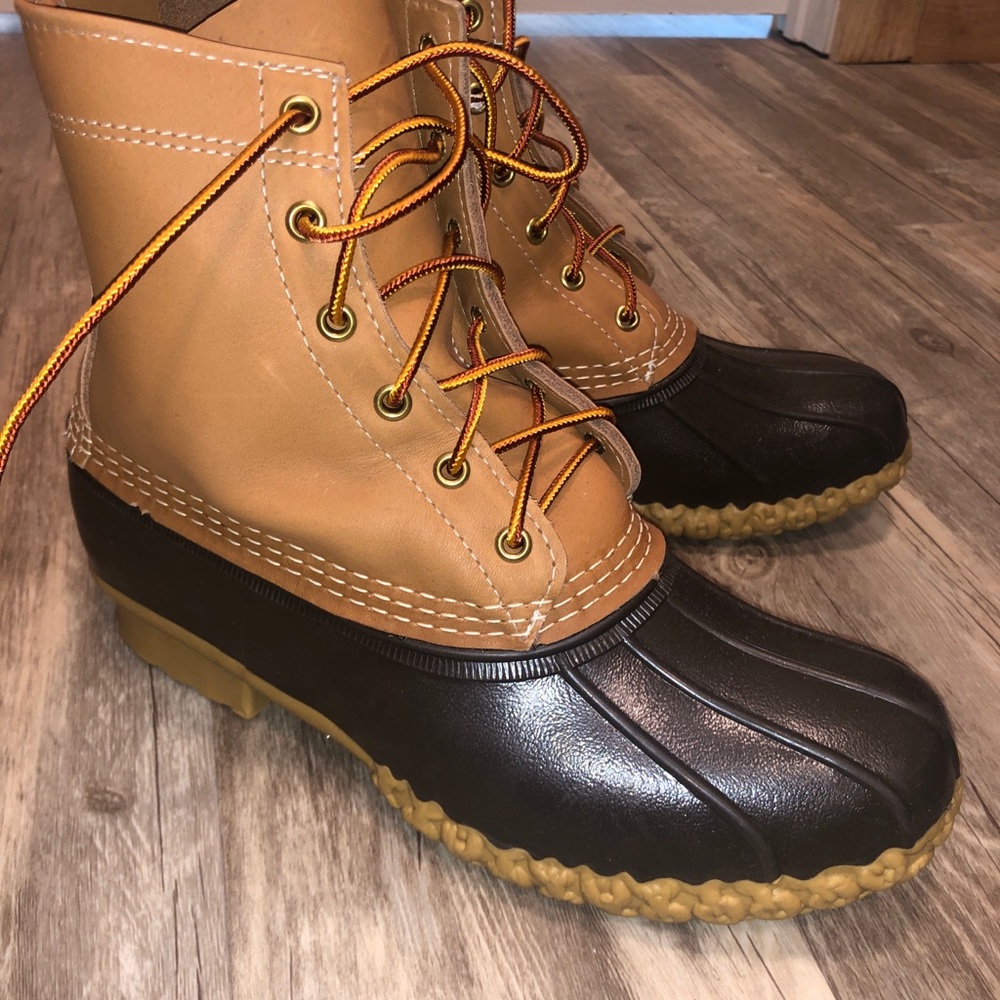 L.L. Bean Duck boot, size 9. Never worn.